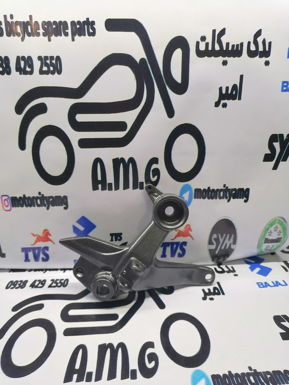 براکت جاپای جلو آپاچی ۱۵۰ و ۱۶۰ نیو (New) سمت راست - فابریک