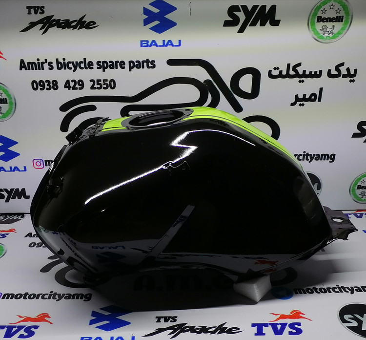 تصویر باک موتور سیکلت آپاچی با رنگبندی ترکیبی سبز و مشکی فابریک