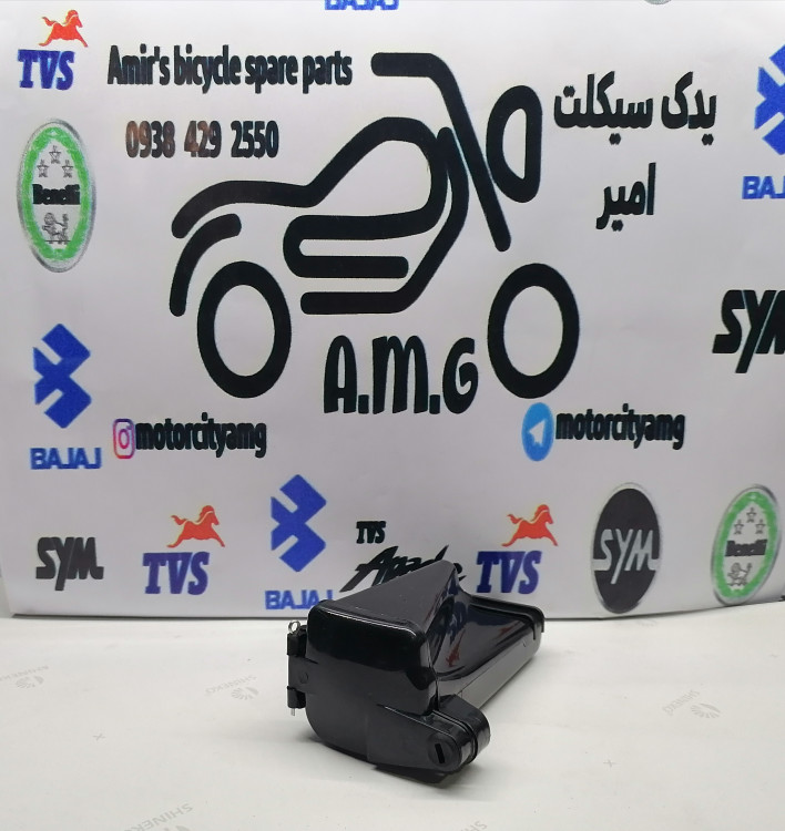 نمای نزدیک از ابزارهای داخل جعبه آچار تریل گلد